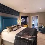 Robeen House