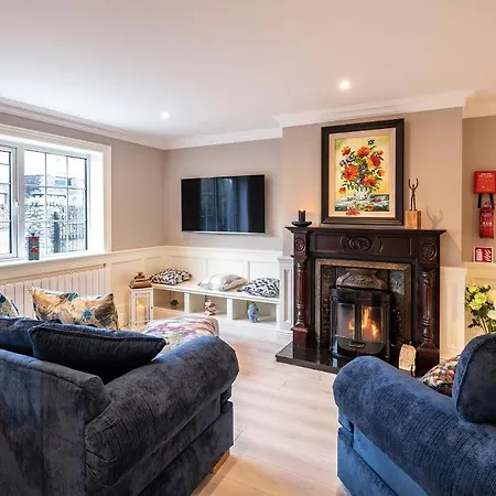 Robeen House Apartment *